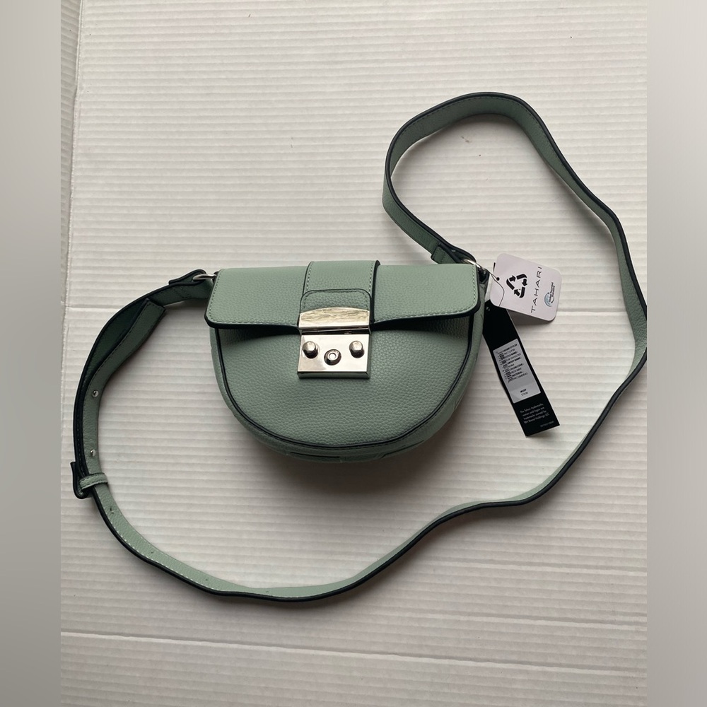 TAHARI 💚Elegant Green Crossbody Bag